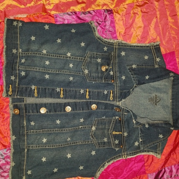 Vest - Picture 4 of 7